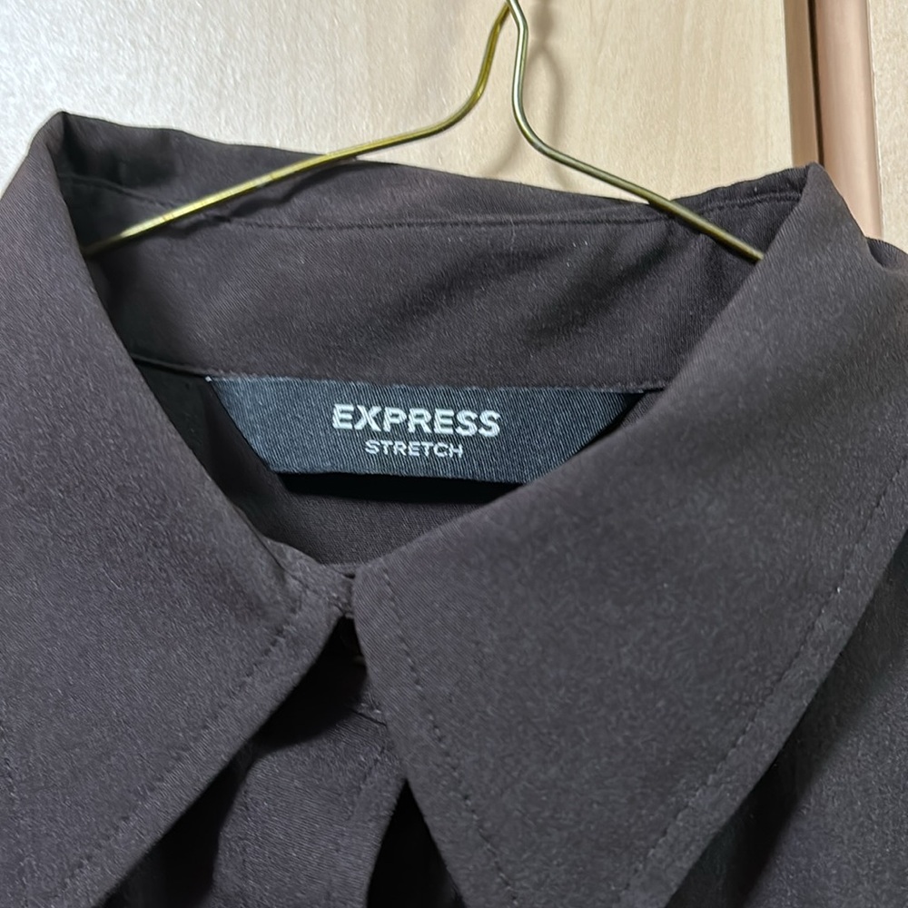 Express stretch button down blouse - Picture 4 of 7
